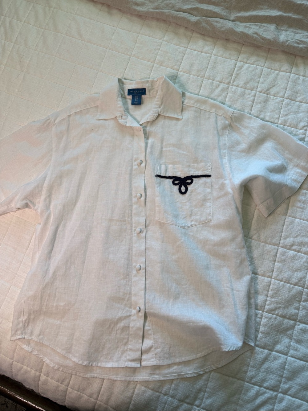 Antibes Blanc 100% Linen White Short-Sleeve Shirt with Navy Pocket Trim
